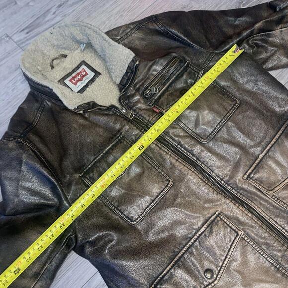 Levi's Men's Faux Leather Sherpa Lined Jacket Size Medium Faded Great Condtion - Picture 6 of 9
